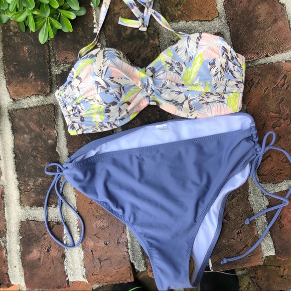 Victoria's Secret Other - Victoria Secret bikini top size 34D